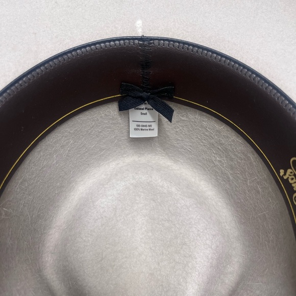 Goorin Bros Cream Hat with Blue Band